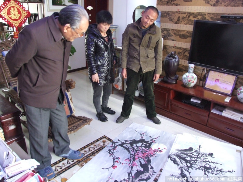 青年画家纽洪澜首次接收著名书画家叶浓先生面授指导