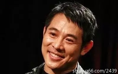 李连杰捐1亿为妻子祈福,如今在深山修行,每天打坐8小时