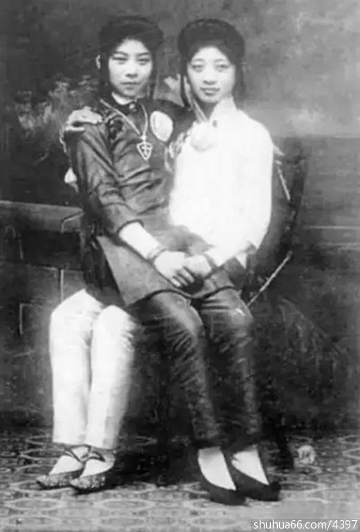 1913hλŮb