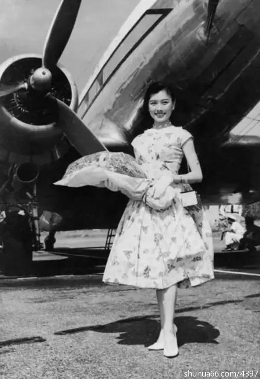 A֮1910-1986Ŀ׷δõI(y)Ϻ̕FW(xu)УŮӢļ惞(yu)ܳ߀ݑFǇؔLĵęC(j)Ҫؕ